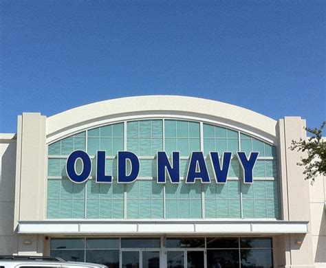 Old navy cedar park - Women in Leadership. Nearly 75% of Gap Inc. employees are women, including 65% of store managers and 60% of our leadership team. About 91% of our current female executives were promoted from within or re-hired into the VP+ level. And, at Old Navy, 65% of our VPs and above are women. Learn more.